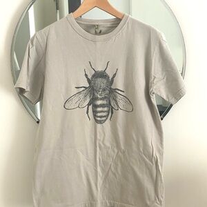 Bee Graphic Short Sleeve Tee